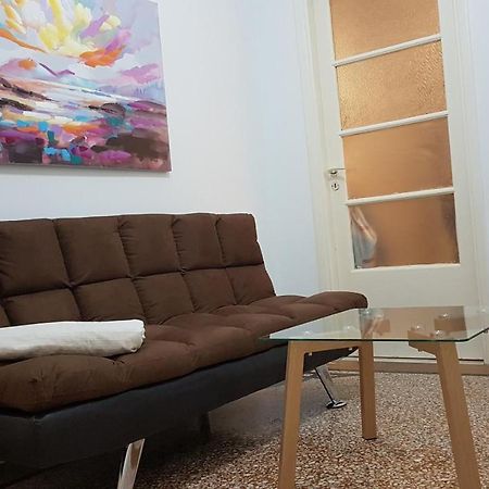 Olive Apartment- Athens Center, 4 Bd, 1.5 Bath Dış mekan fotoğraf