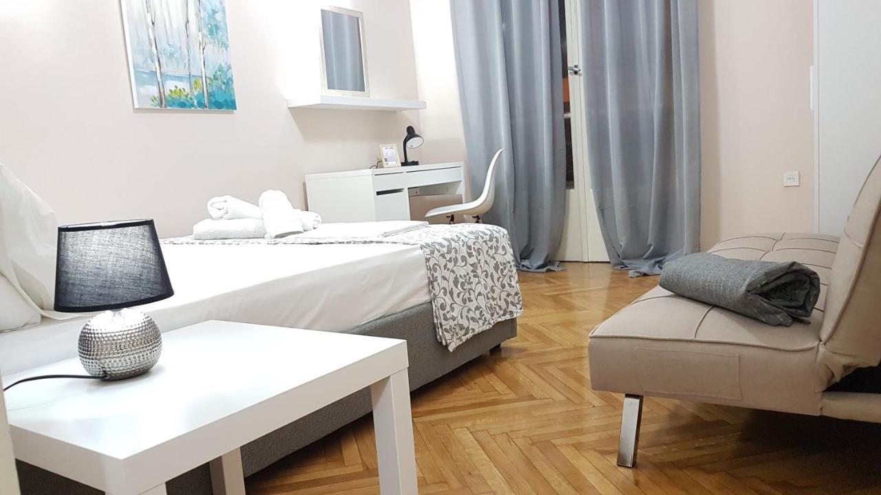 Olive Apartment- Athens Center, 4 Bd, 1.5 Bath Dış mekan fotoğraf